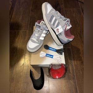 Size 9 - adidas Forum 84 Low x Home Alone 2 Pigeon Lady 2022
